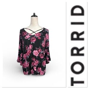 Torrid black floral print Blouse with criss cross neckline size 1-1X/14-16